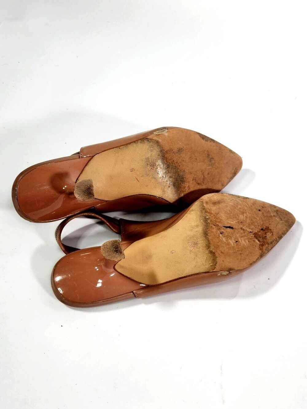 BCBGeneration Women's Brown Pointed Toe Slingback Heels - Picture 5 of 5